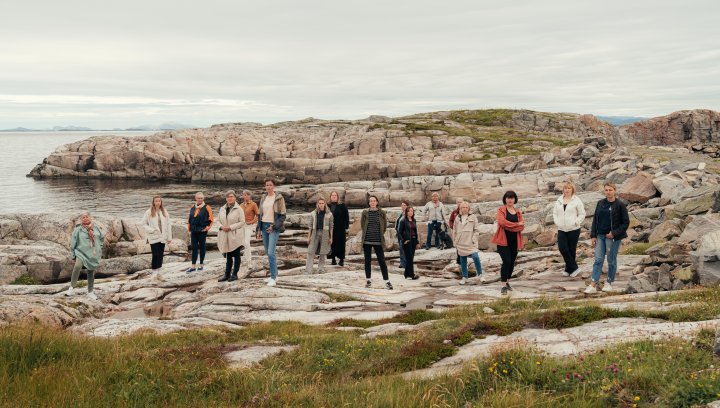 AV KVINNER, FOR KVINNER: En viktig målgruppe for Feddie Ocean Destillery er kvinner. Her er kvinnene som jobber og er medeiere i whiskyprodusenten. 