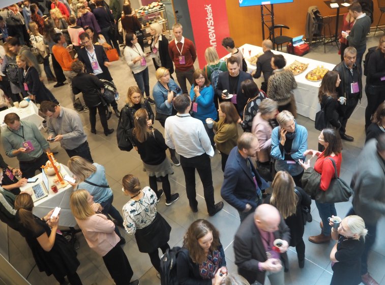 Bilde fra mingling under Høstseminaret i Bergen 2019.