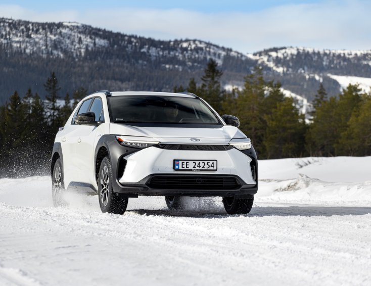 Illustrasjonsbilde av en Toyotas første elbil.