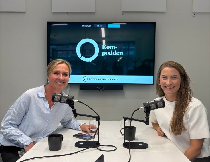 Anne-Lise Mørch von der Fehr og Eirin Larsen i studio for Kompodden.