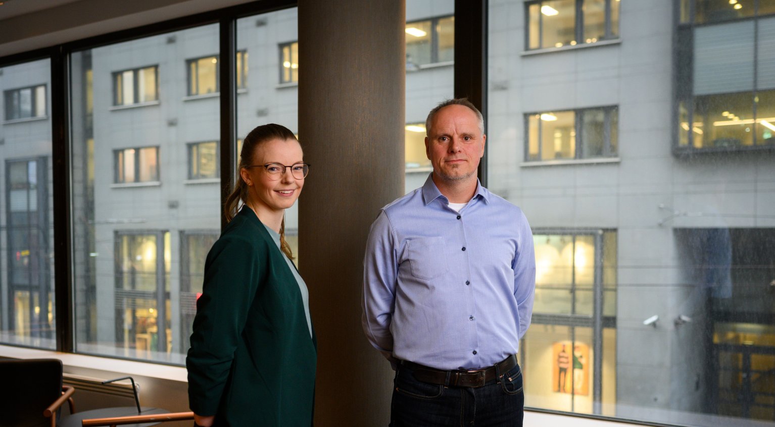 I oktober, under Høstseminaret til Kommunikasjonsforeningen, fortalte Ragnhild Vikestrand, kommunikasjonsarbeider i Vest politidistrikt, og kollega Rune Fimreite, som er faglig leder i nettpatruljen til samme politidistrikt, om hvordan de har jobbet frem en TikTok-konto som raskt ble en suksess.