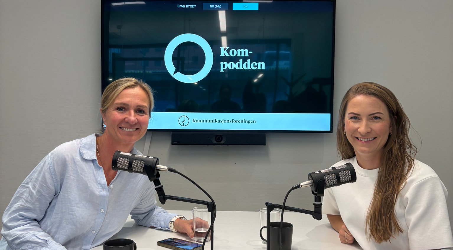 Anne-Lise Mørch von der Fehr og Eirin Larsen i studio for Kompodden.