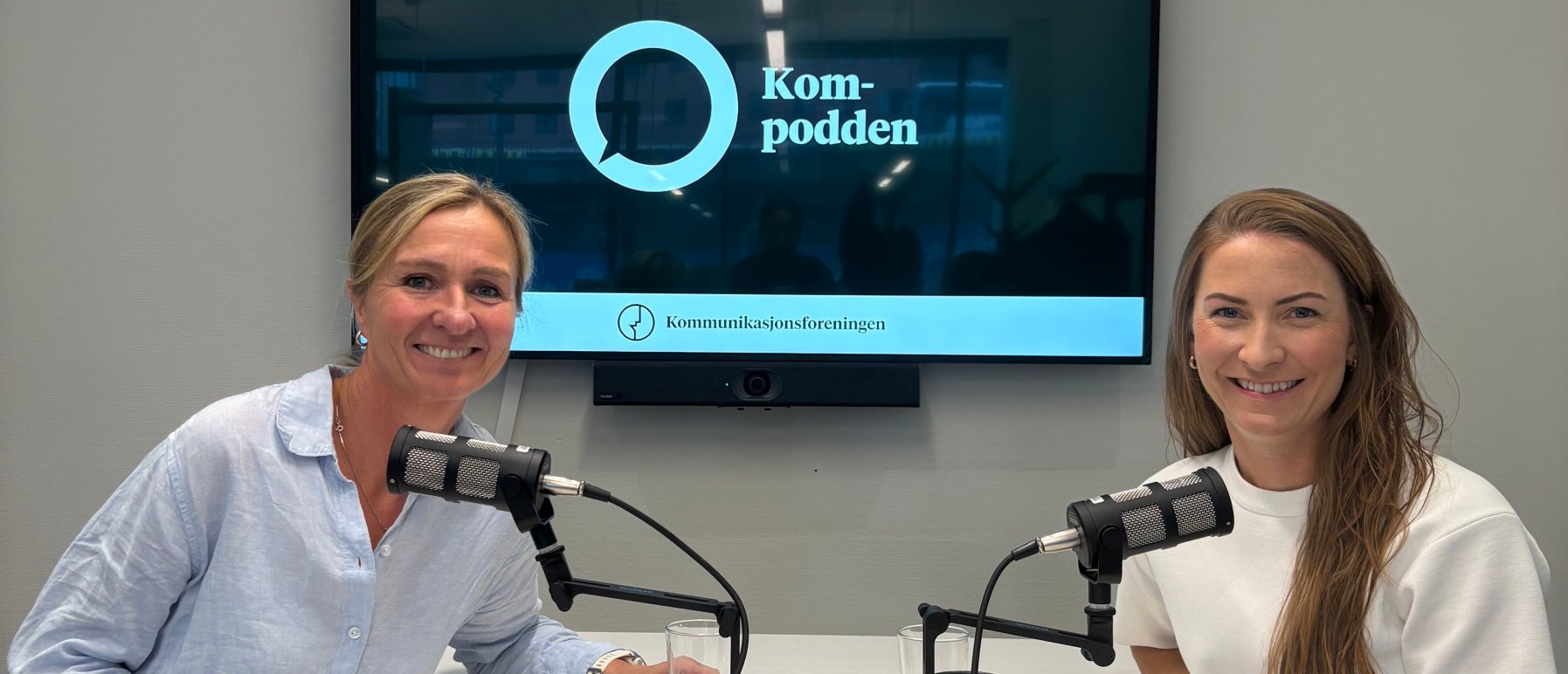 Anne-Lise Mørch von der Fehr og Eirin Larsen i studio for Kompodden.