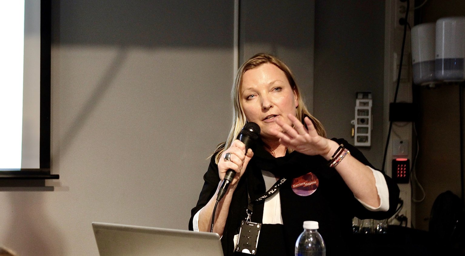 Anette Nicolaisen holder foredrag
